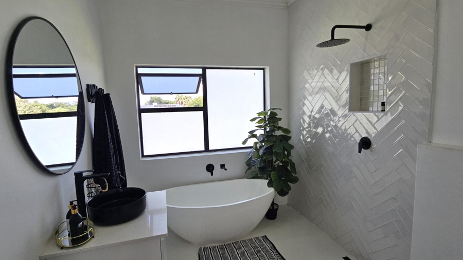 4 Bedroom Property for Sale in The Islands Estates North West